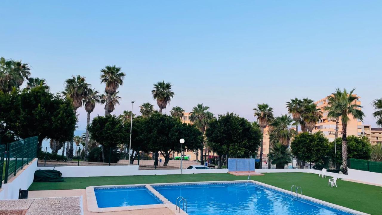 Holiday With A Sea View Torrevieja Esterno foto