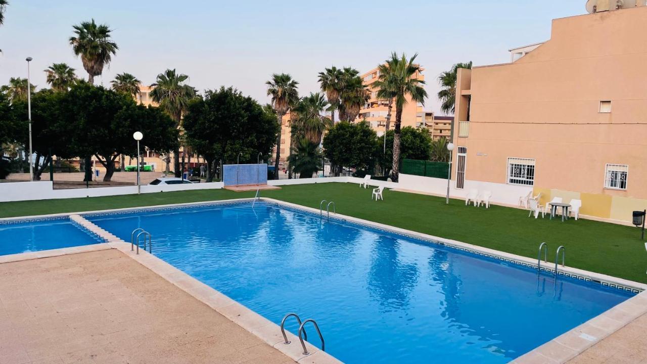 Holiday With A Sea View Torrevieja Esterno foto